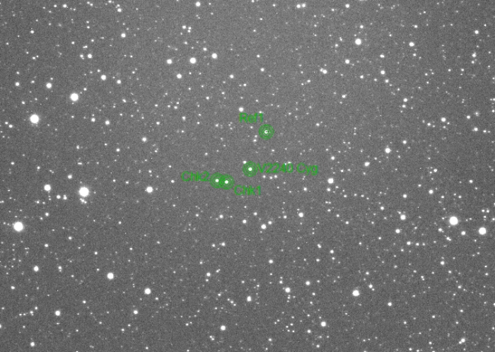 Mapka - V2240 Cyg, JD 2460178.41782